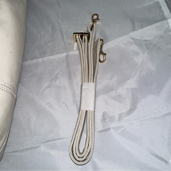 Chi Designed by Falchi Vintage Snakeskin Accent Shoulder Bag - Picture 8 of 8